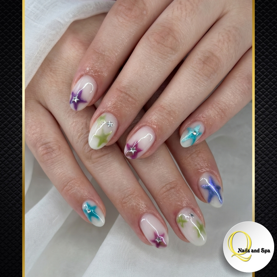 Q Nails Art